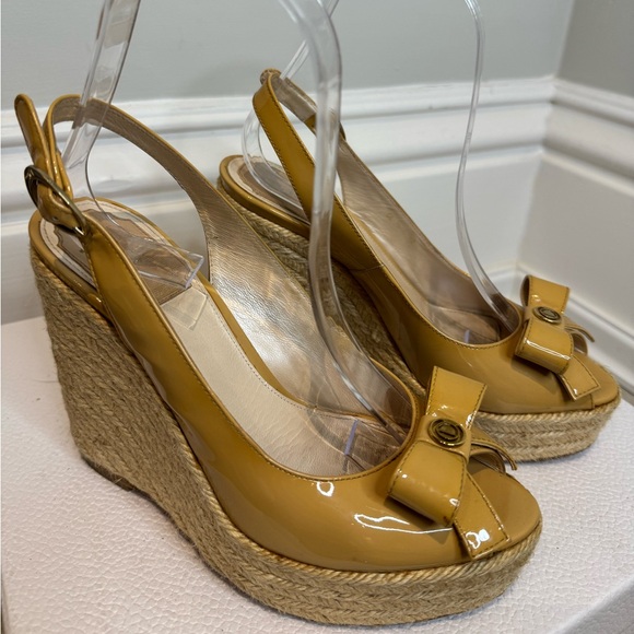 Classic DIOR Espadrilles That Will Be Staple In Your Closet! - Picture 4 of 7